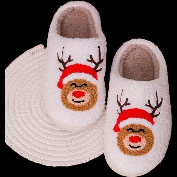 Rudolph /Christmas cream color bedroom slippers - Picture 5 of 9